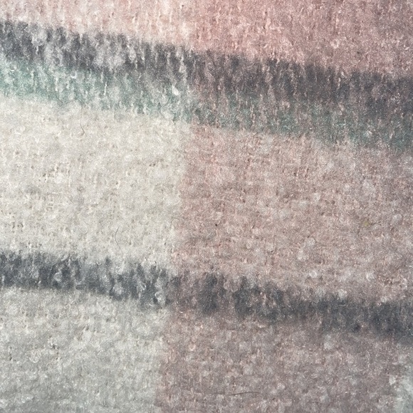 Steve Madden Blanket Scarf Plaid Neutrals Soft Fringe Winter Casual Layering - Picture 3 of 4